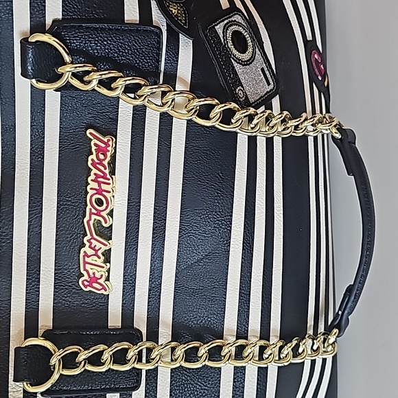 Betsey Johnson White Black Striped Lipstick Applique Hand Bag PurseChain Straps - Picture 2 of 16
